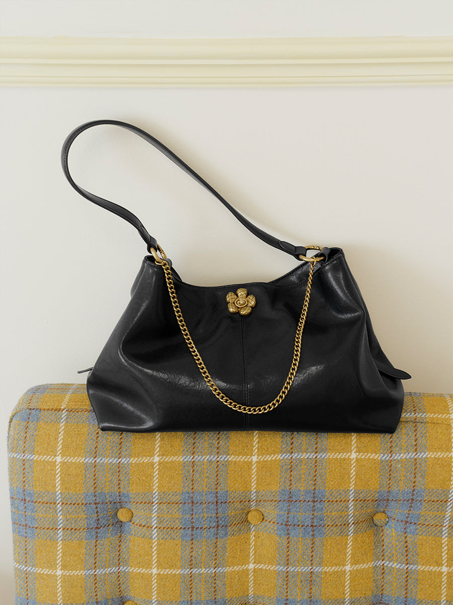 Large-capacity commuter tote bag