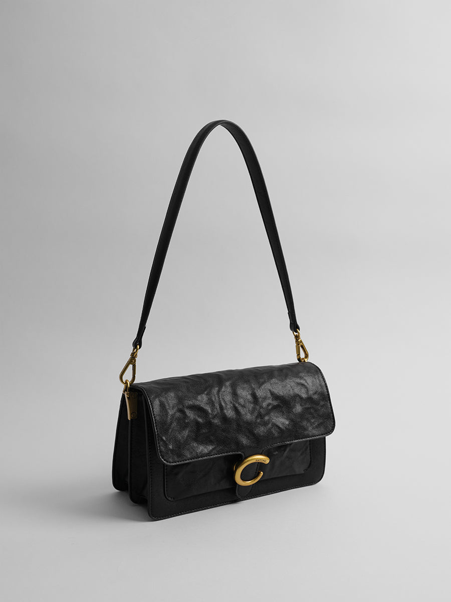 Shoulder bag under the armpit