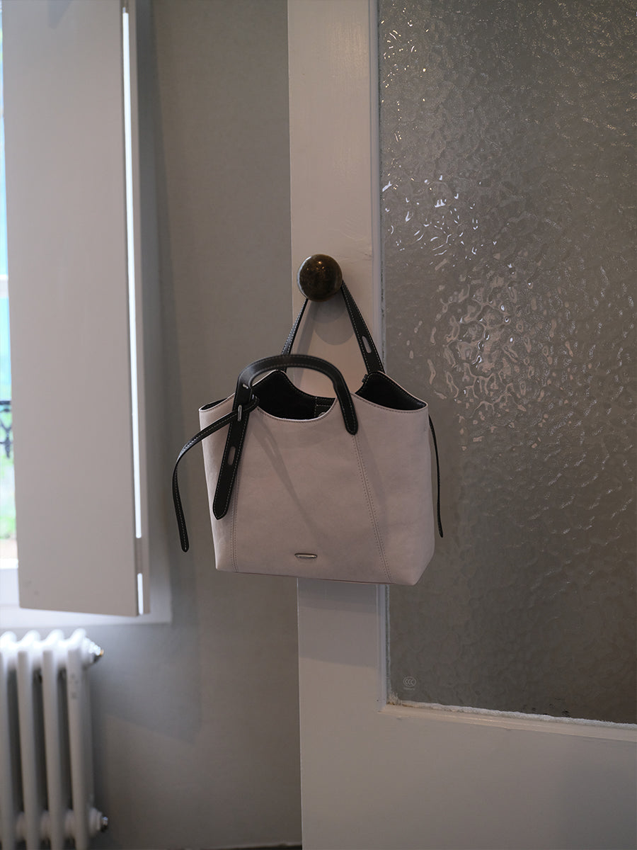 New minimalist design tote bag
