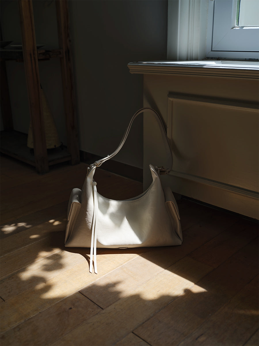 Relaxed single-shoulder hobo bag