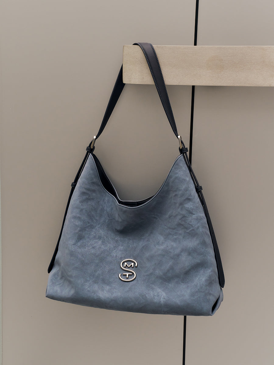 Wrinkled large-capacity shoulder bag