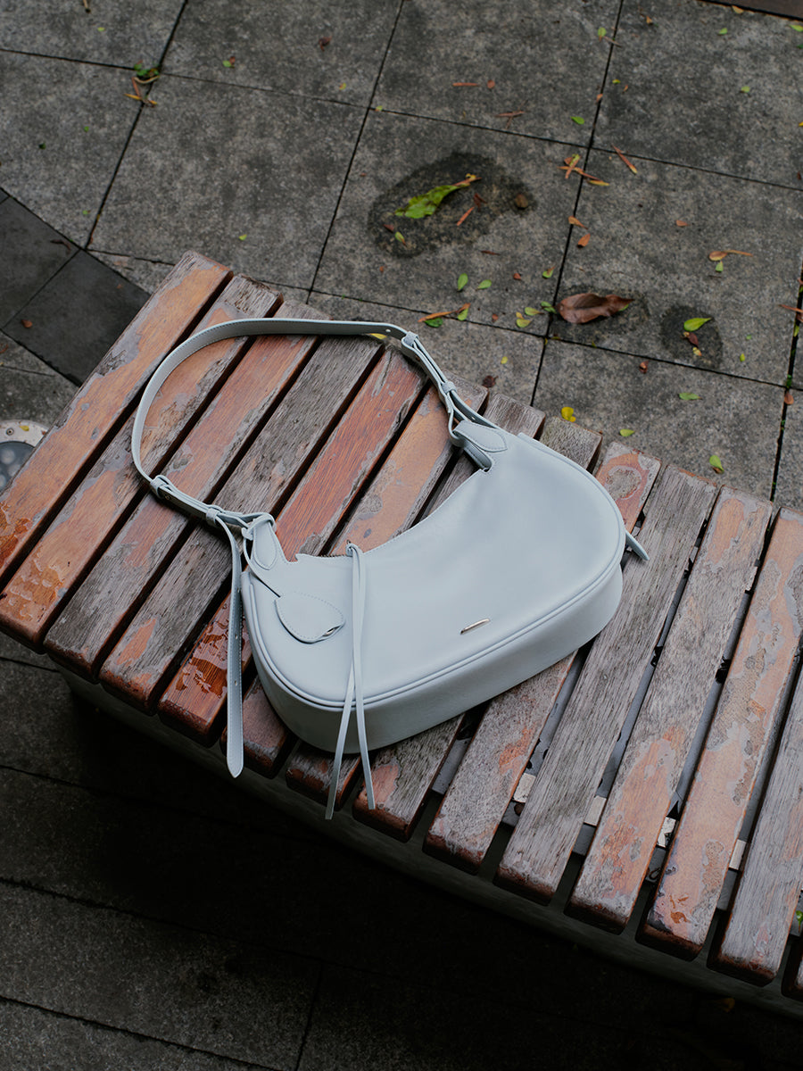 Relaxed designer hobo bag
