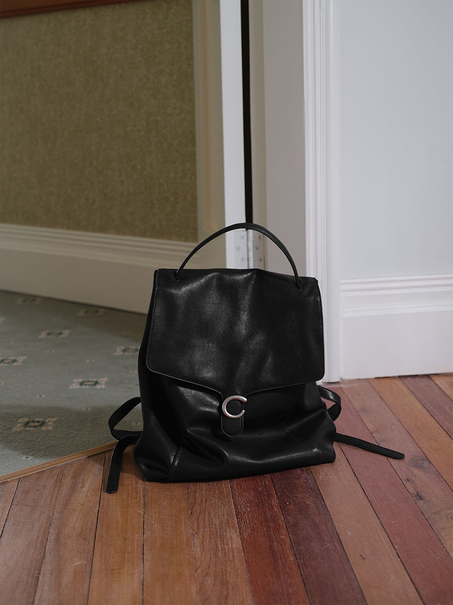 Large-capacity backpack