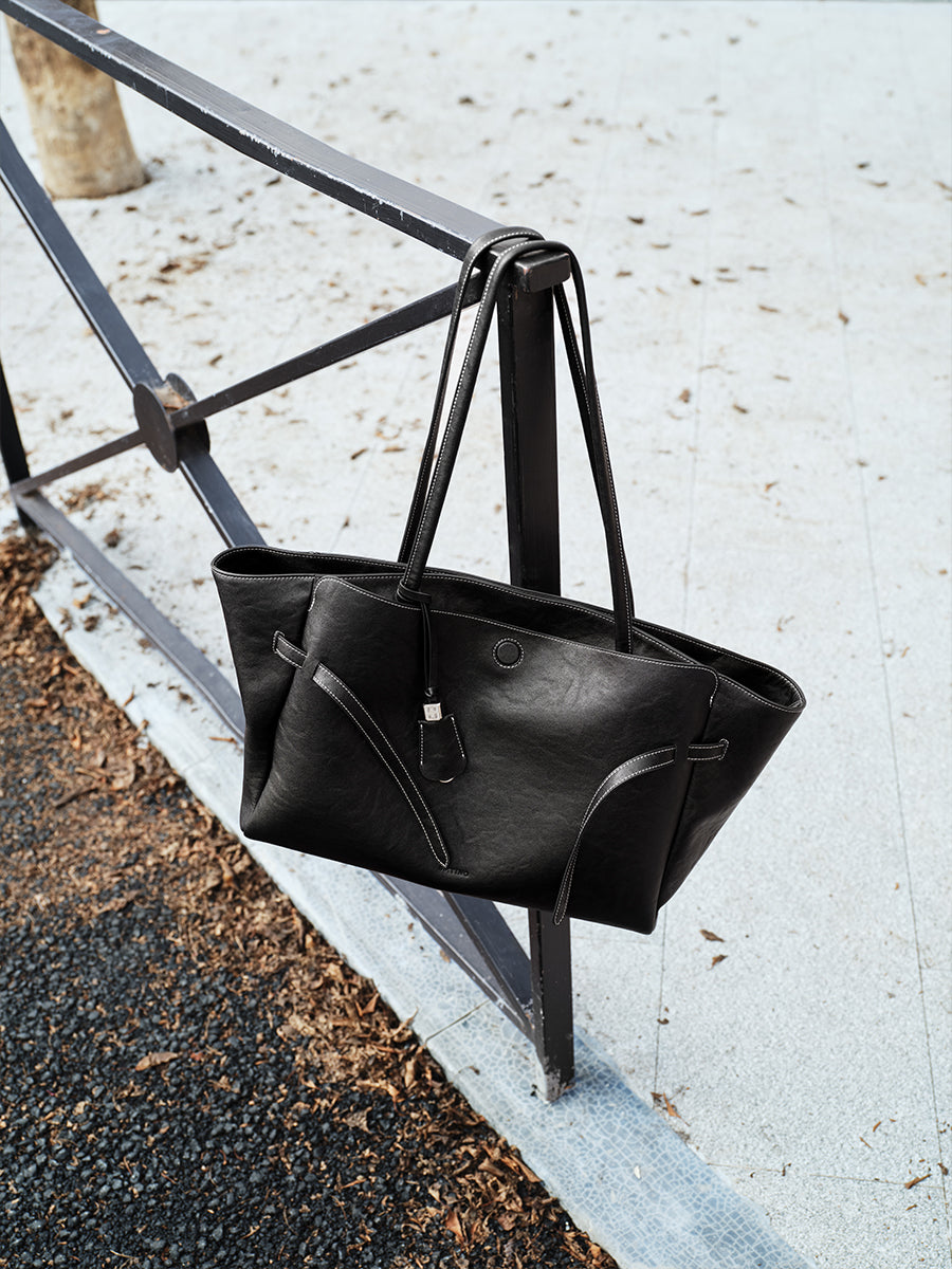 Large-capacity tote bag