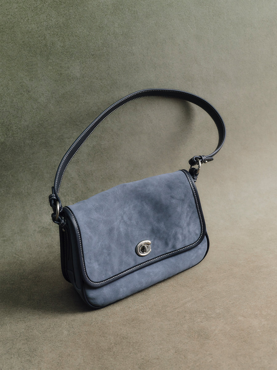 Luxurious and versatile underarm bag