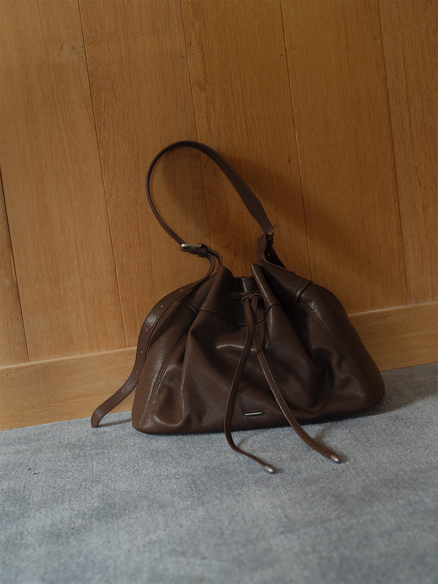 Large-capacity tote bag