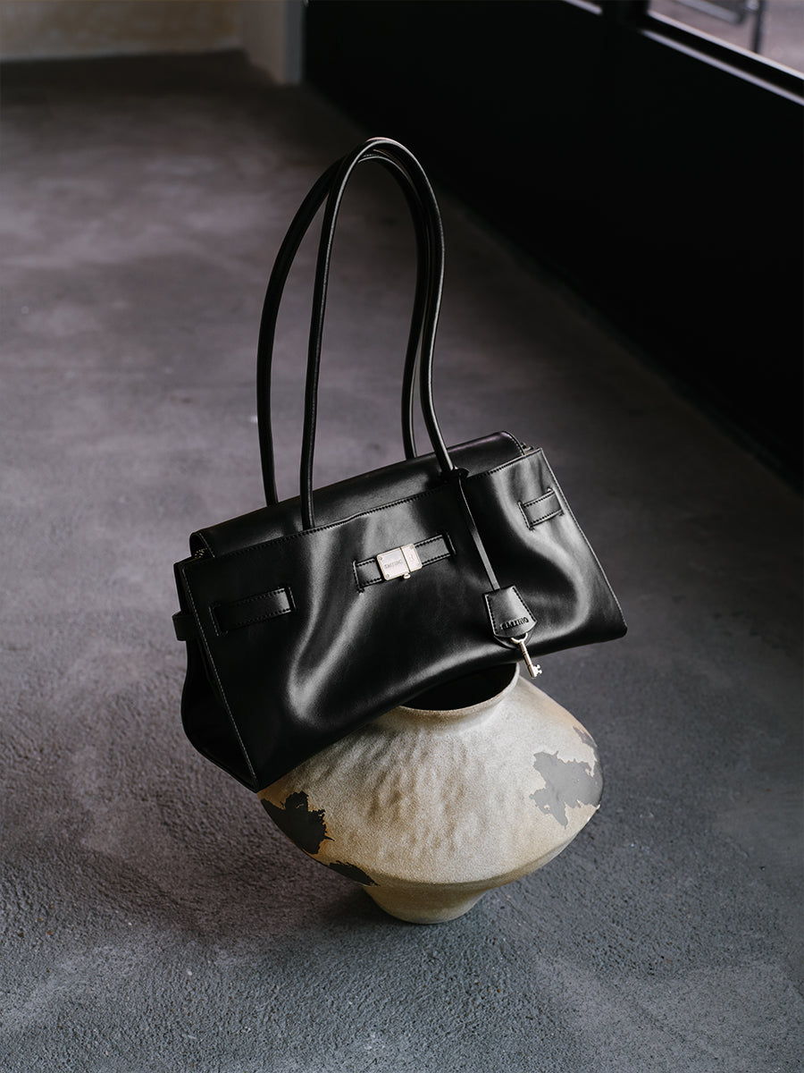 Advanced Sensation Commuter Shoulder Bag