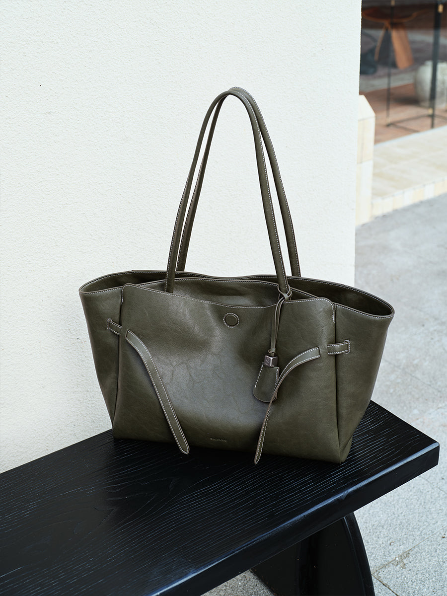 Large-capacity tote bag