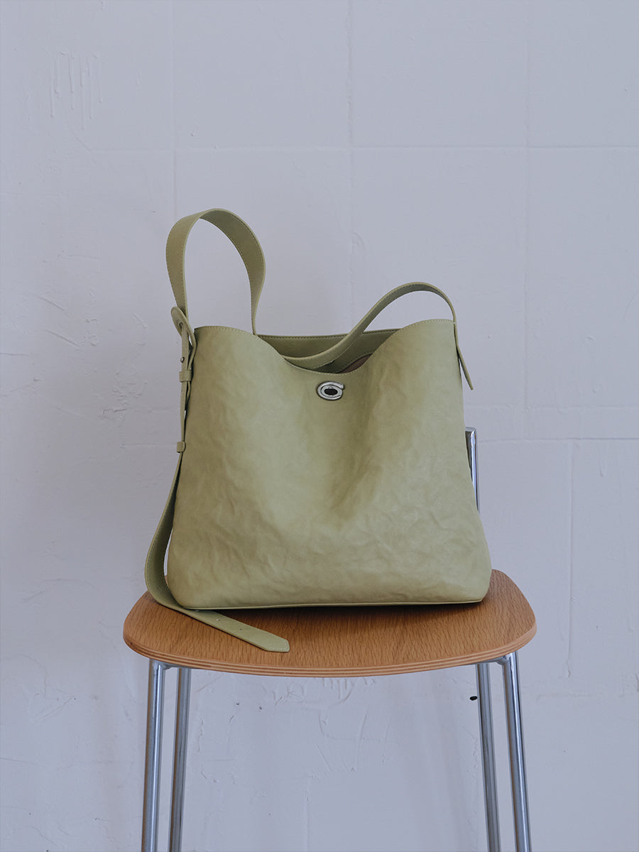 Sneaky design bucket bag