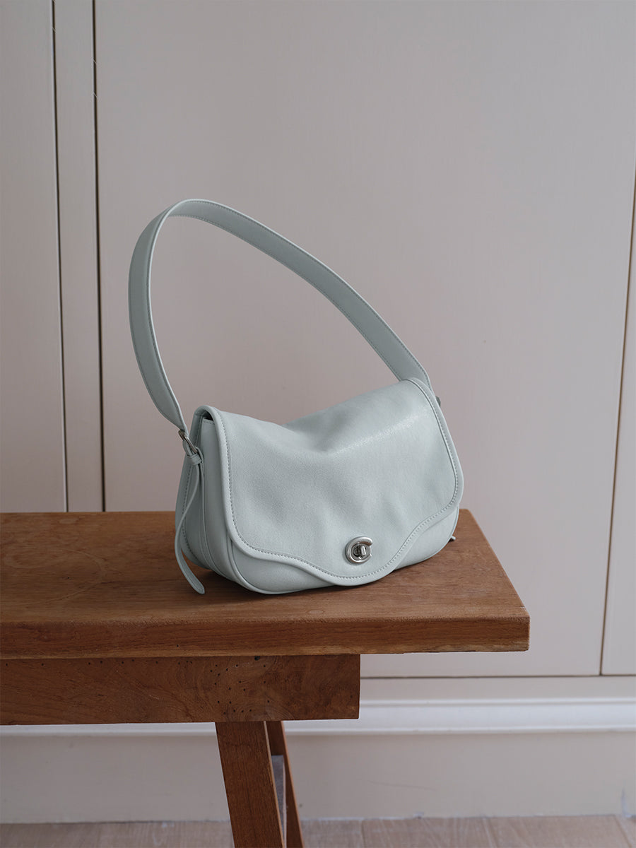 Luxurious lightweight shoulder bag with premium feel