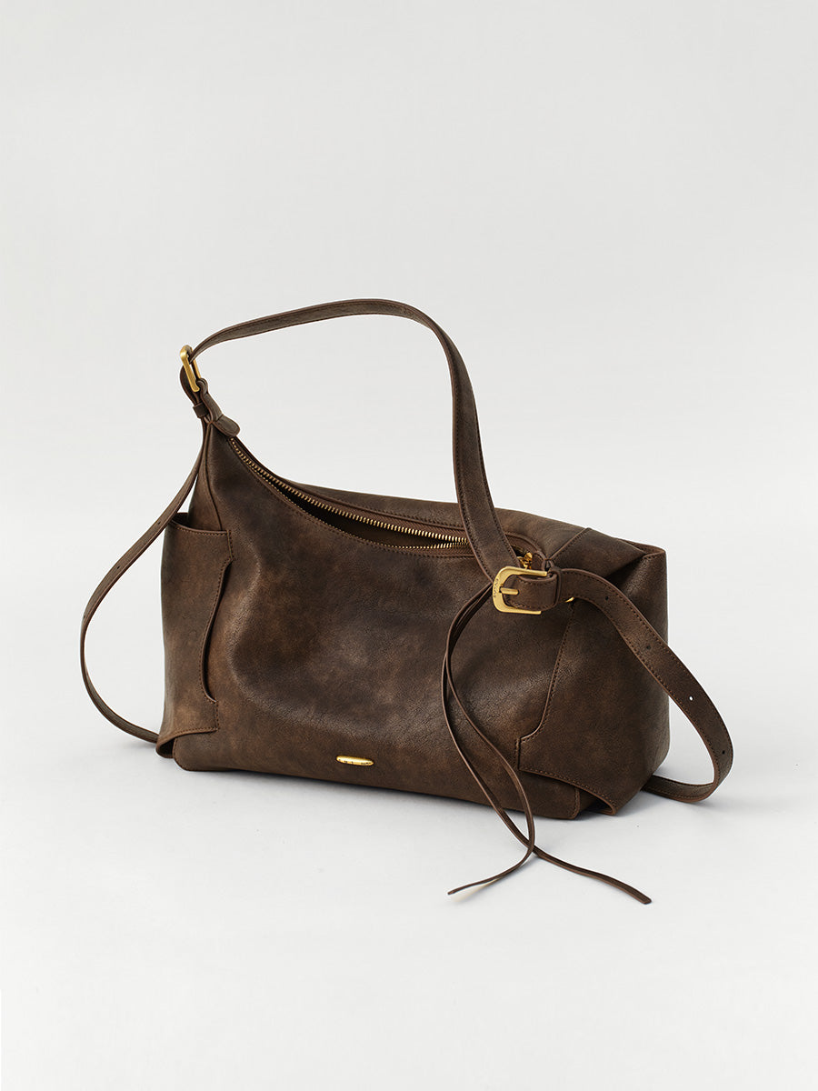 Retro and versatile hobo bag