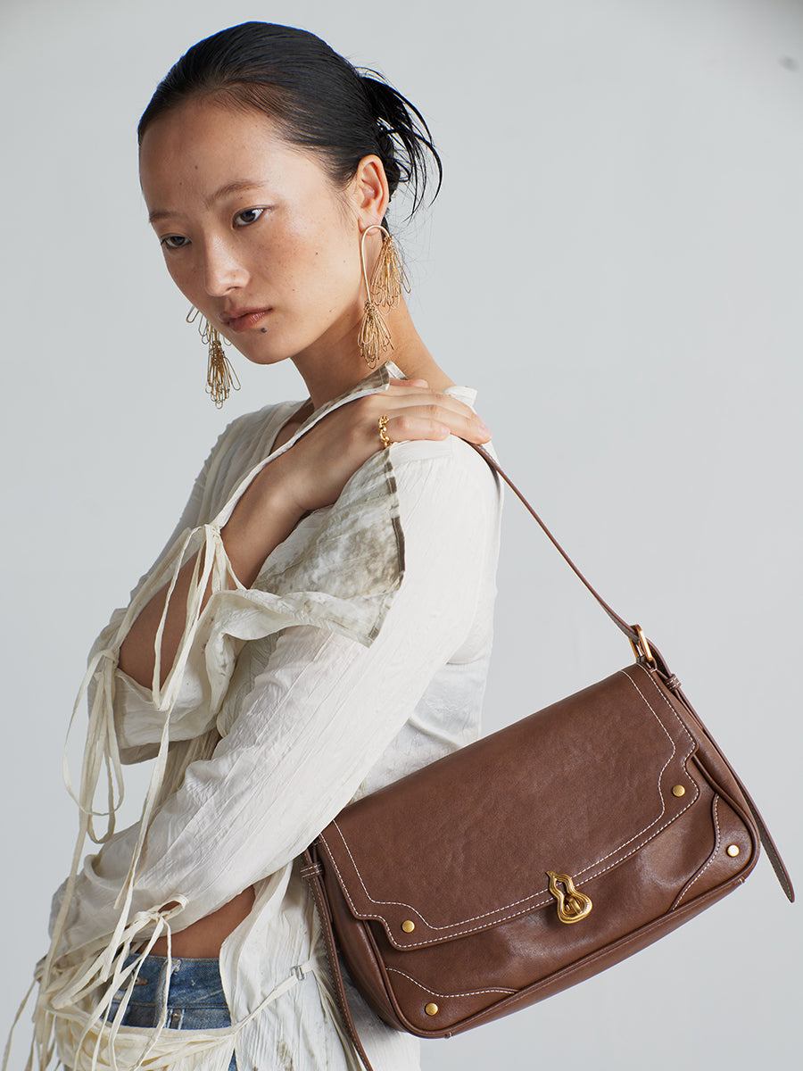 Semi-cooked Cheese-Crossbody Baguette Bag