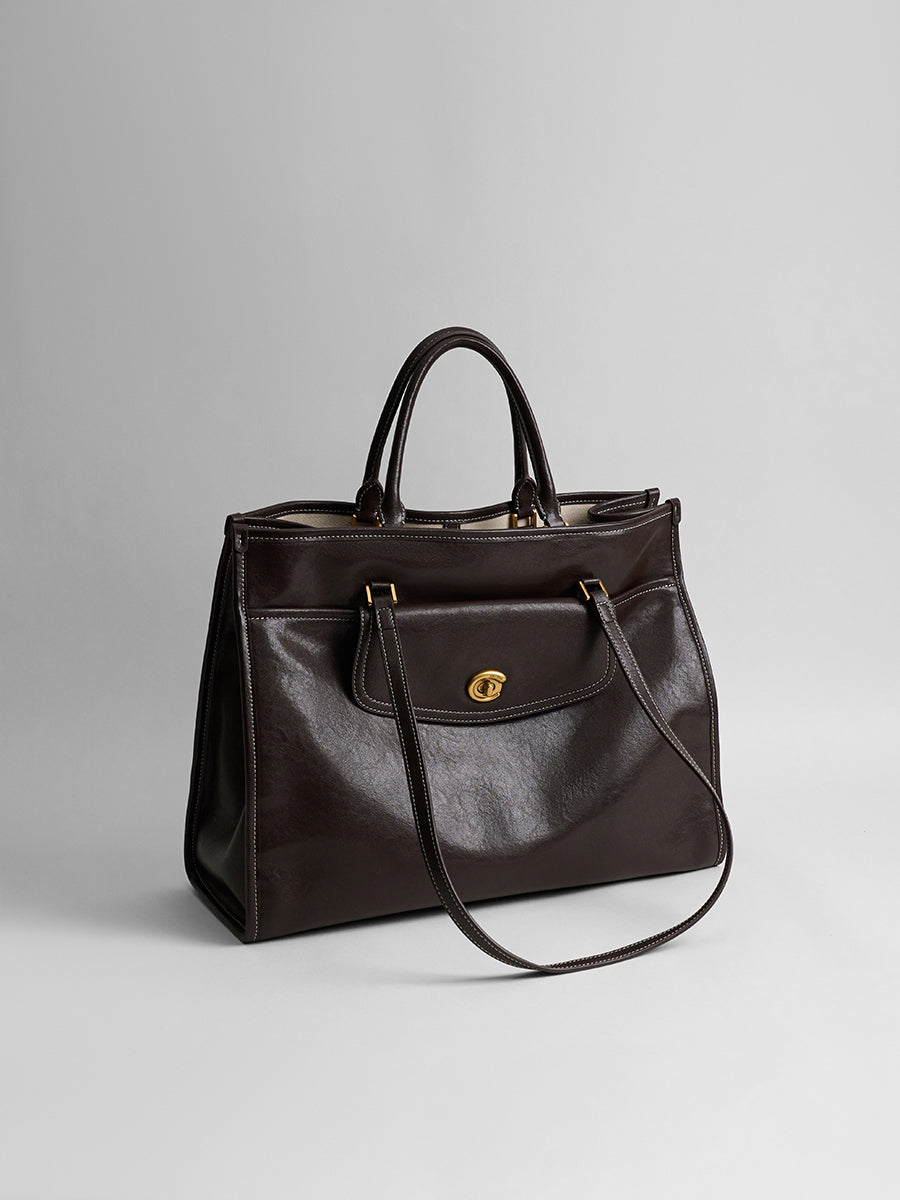 Large-capacity commuting handbag