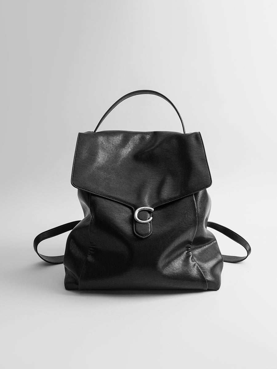 Large-capacity backpack