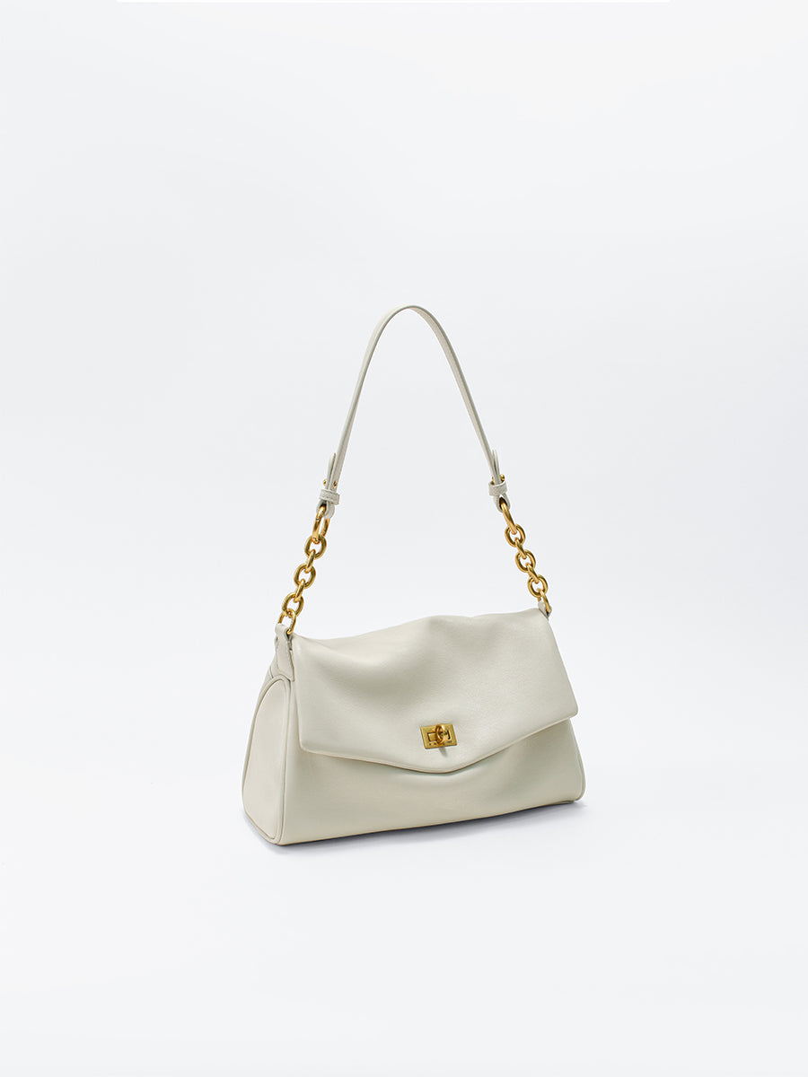 Classic flap messenger bag