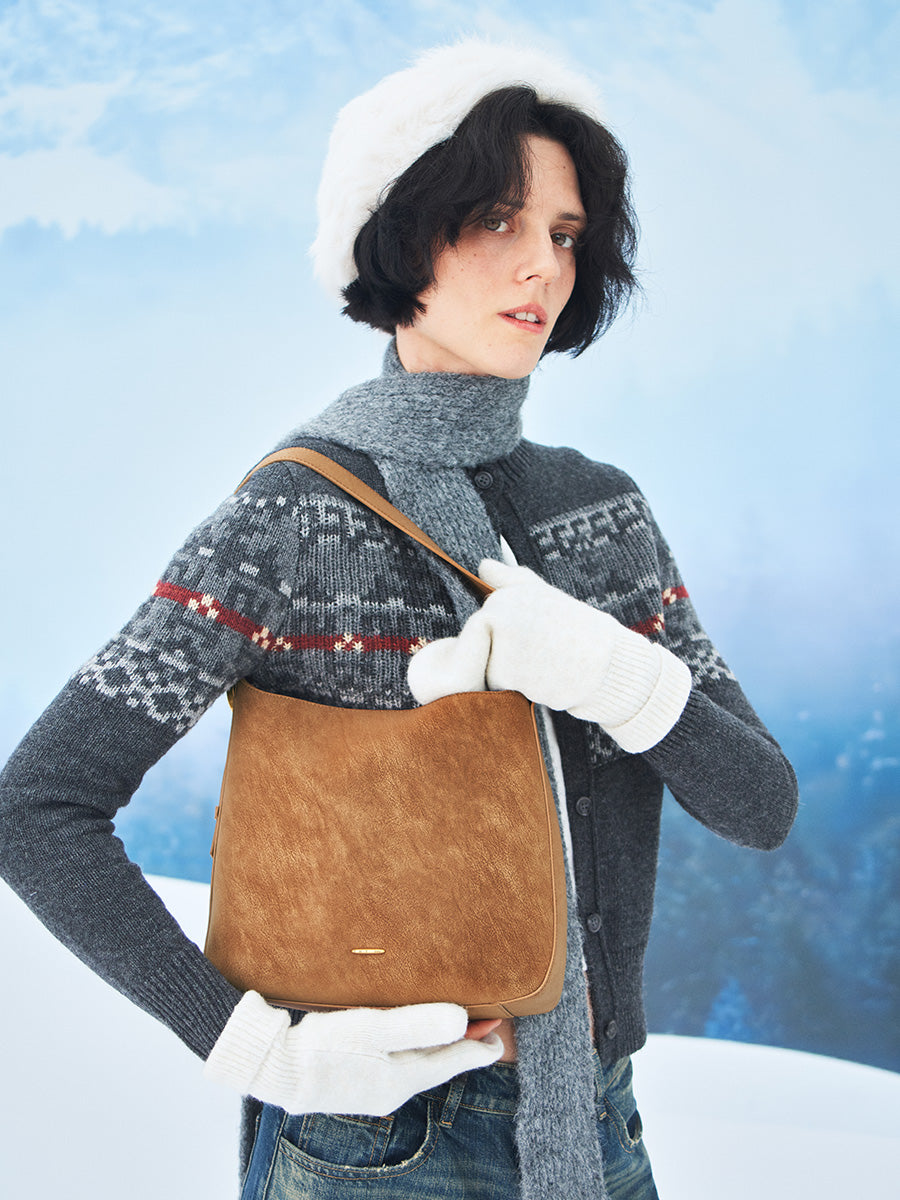 Textured minimalist luxury commuting tote bag