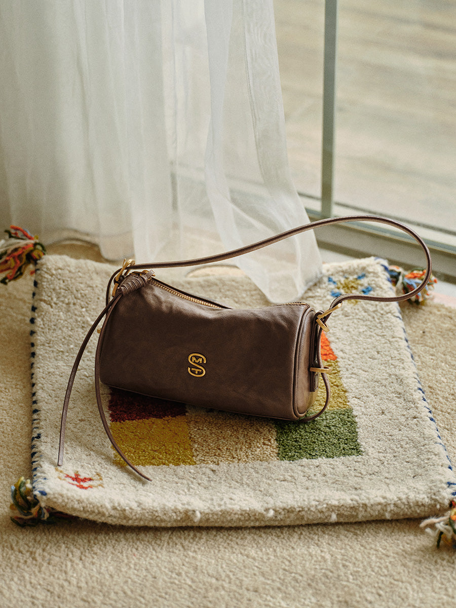 Simple and elegant pillow bag