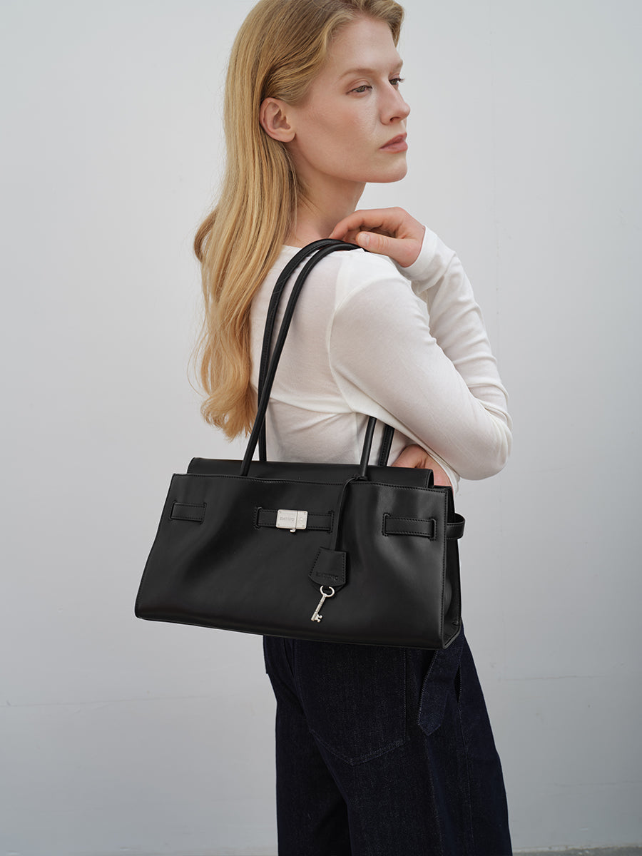 Advanced Sensation Commuter Shoulder Bag