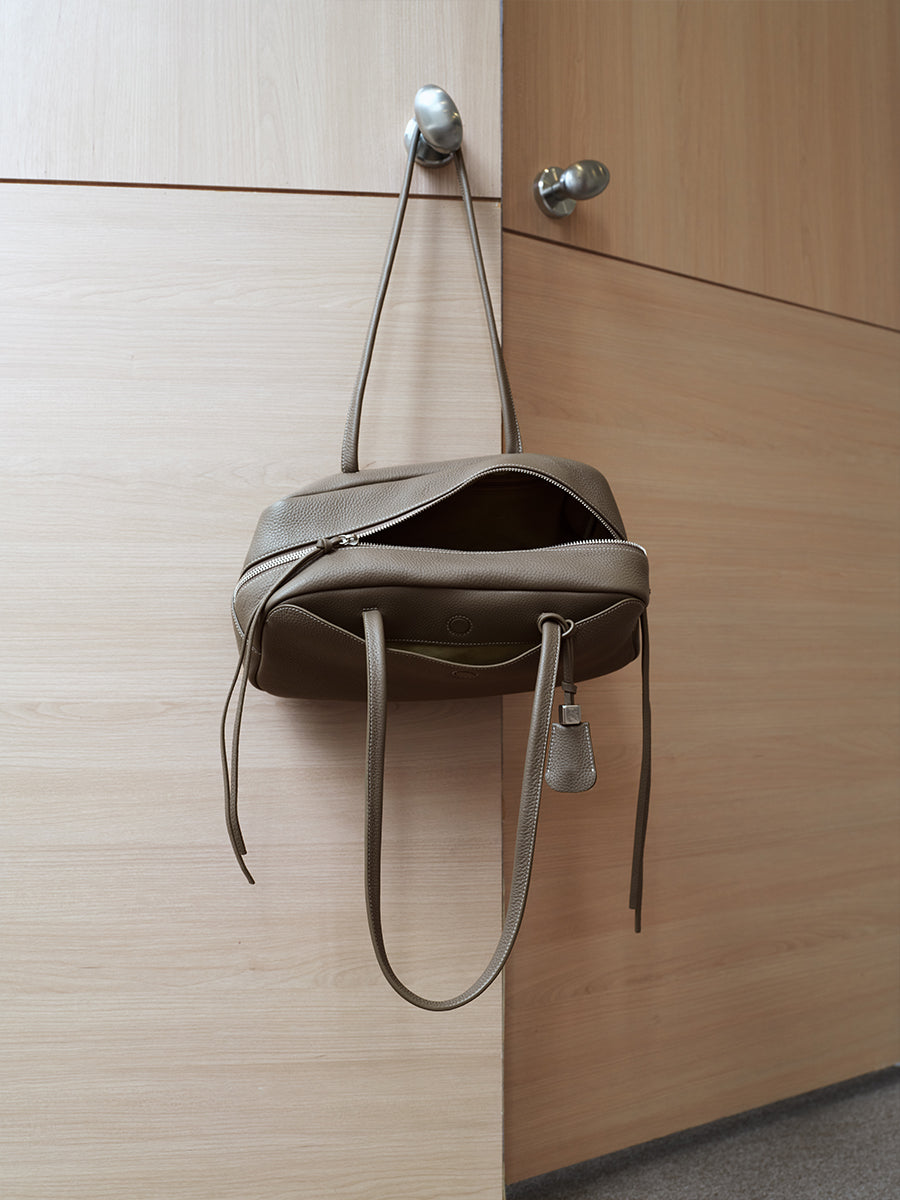 top grain leather  luxury baguette bag