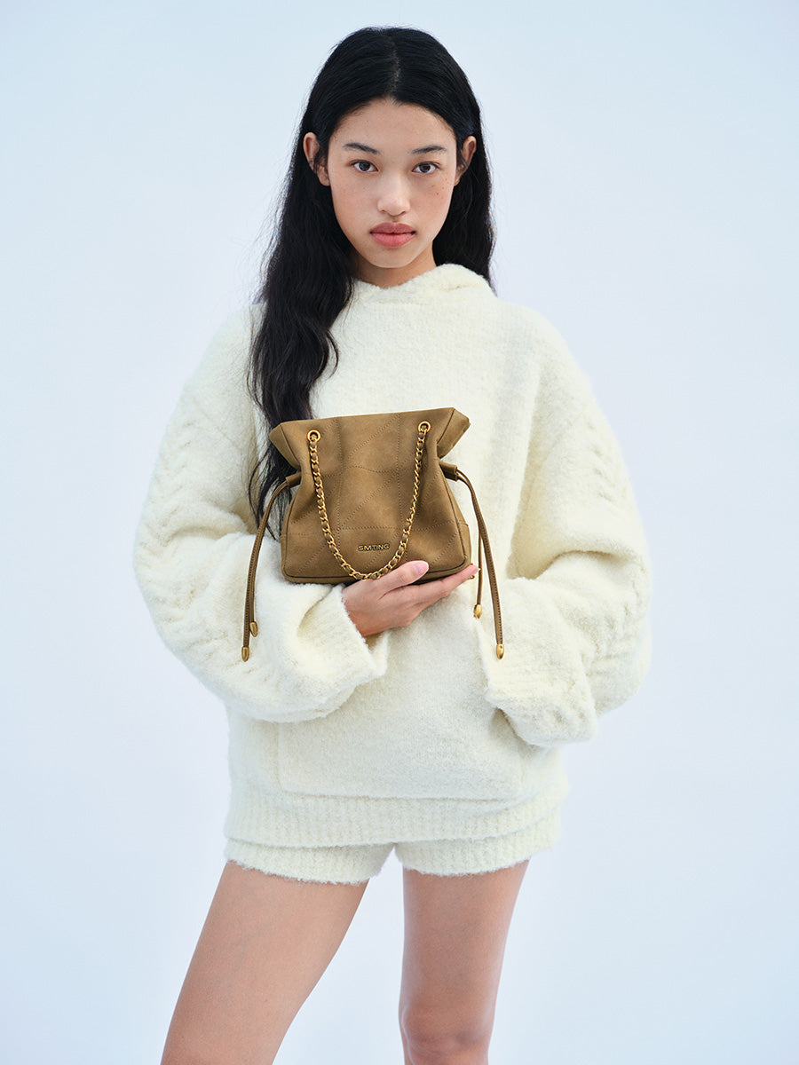 Tote bag with diamond pattern design