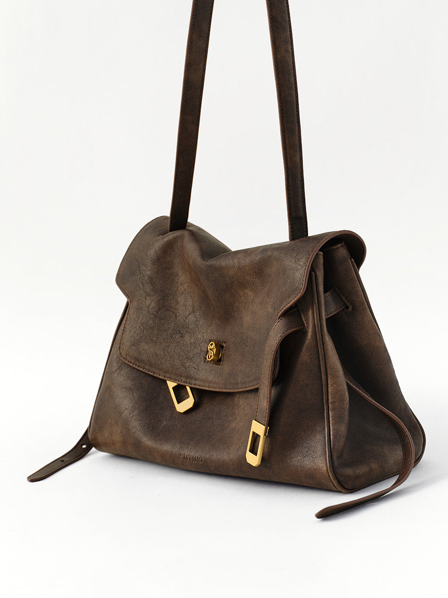 A new high-end commuter tote bag