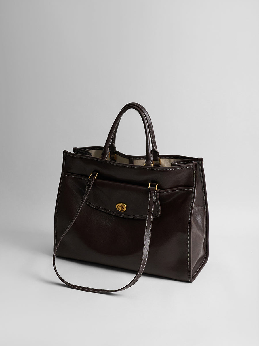 Large-capacity commuting handbag