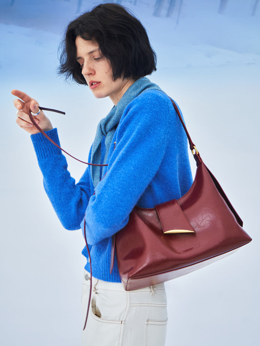 Elegant underarm hobo bag