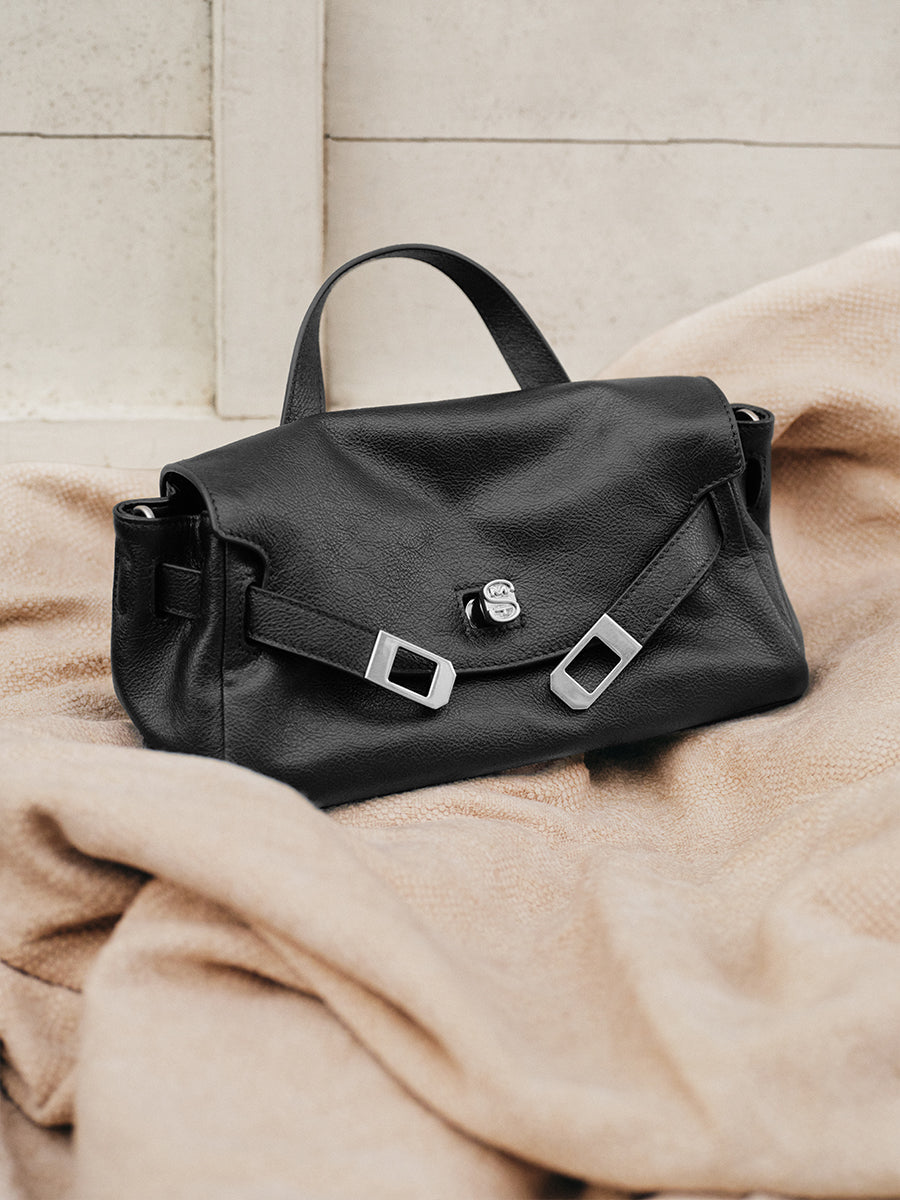 FIRST-LAYER COWHIDE HANDBAG