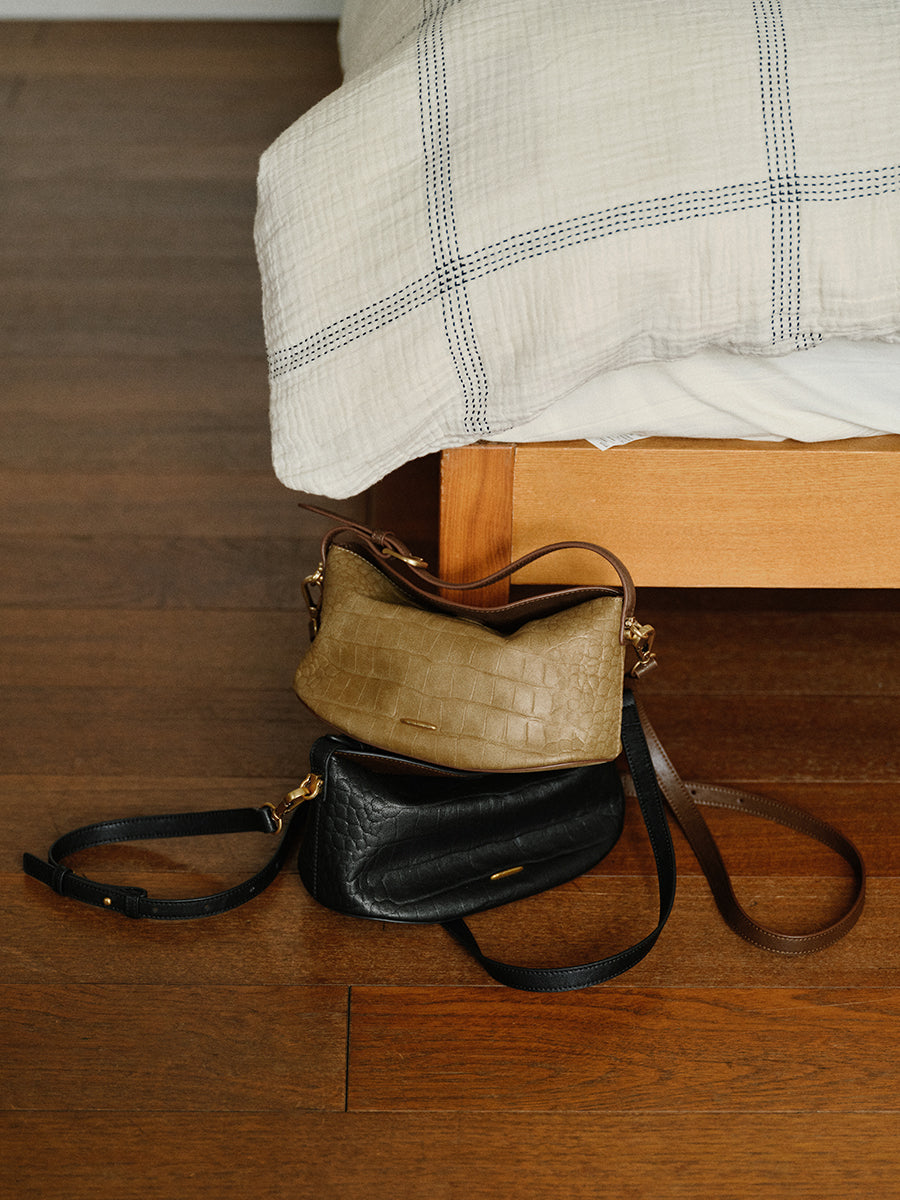 Crocodile pattern pillow bag and curling bag