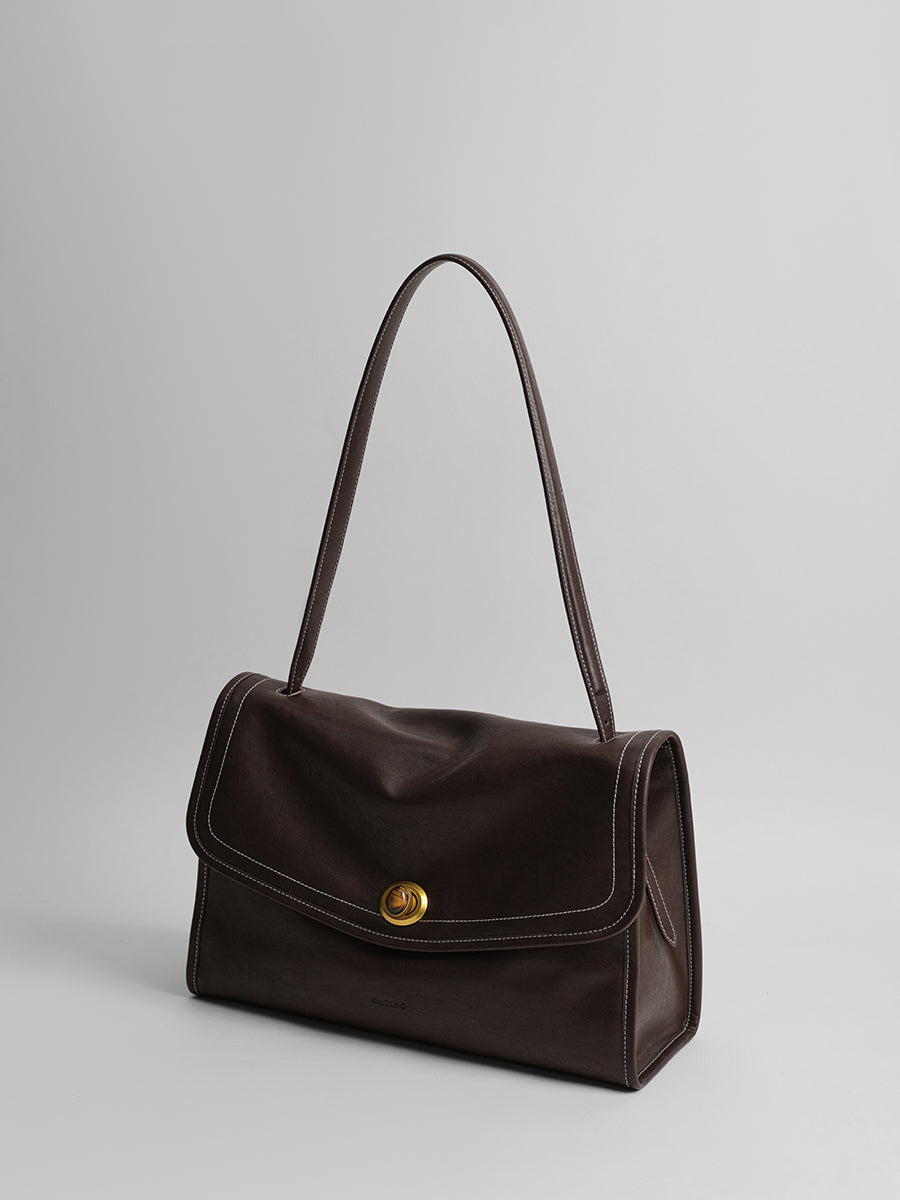 Daily commuting messenger bag