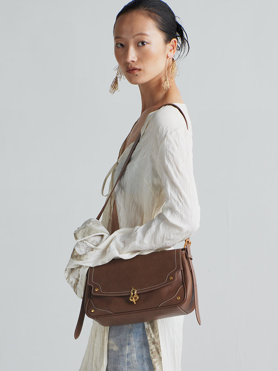 Semi-cooked Cheese-Crossbody Baguette Bag