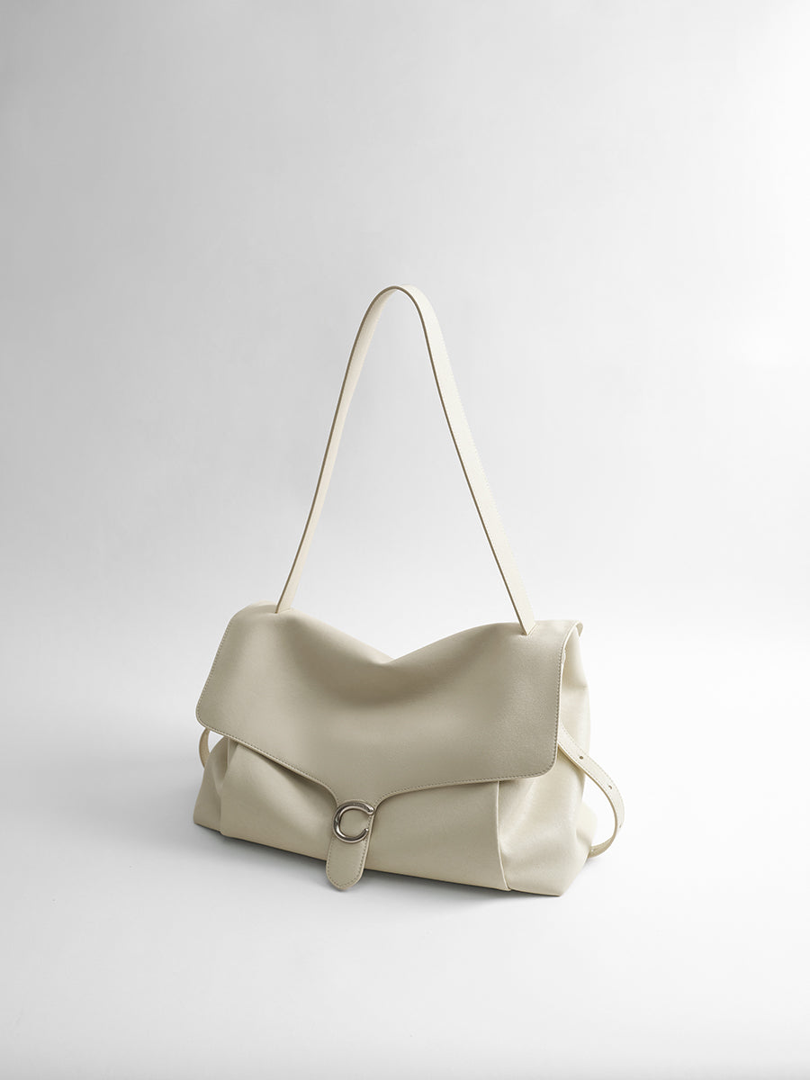 Large-capacity commuter hobo bag