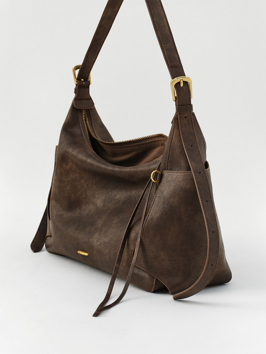 Retro and versatile hobo bag