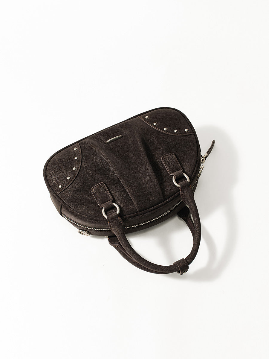 A small semi-circular bowling bag