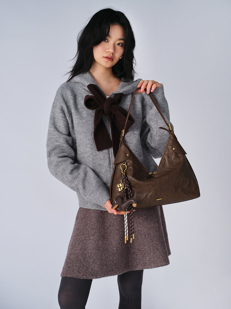 Retro and elegant underarm tote bag