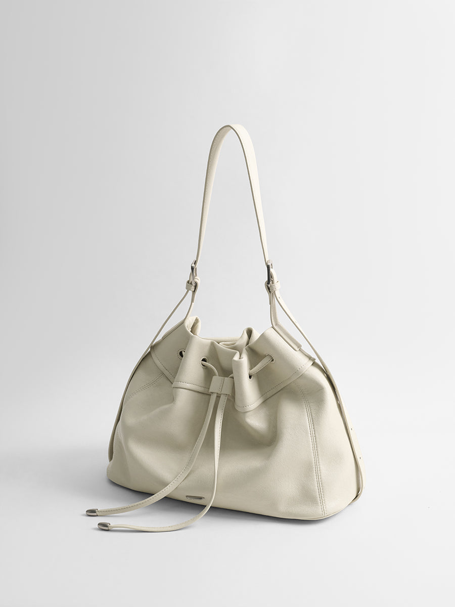 Large-capacity tote bag