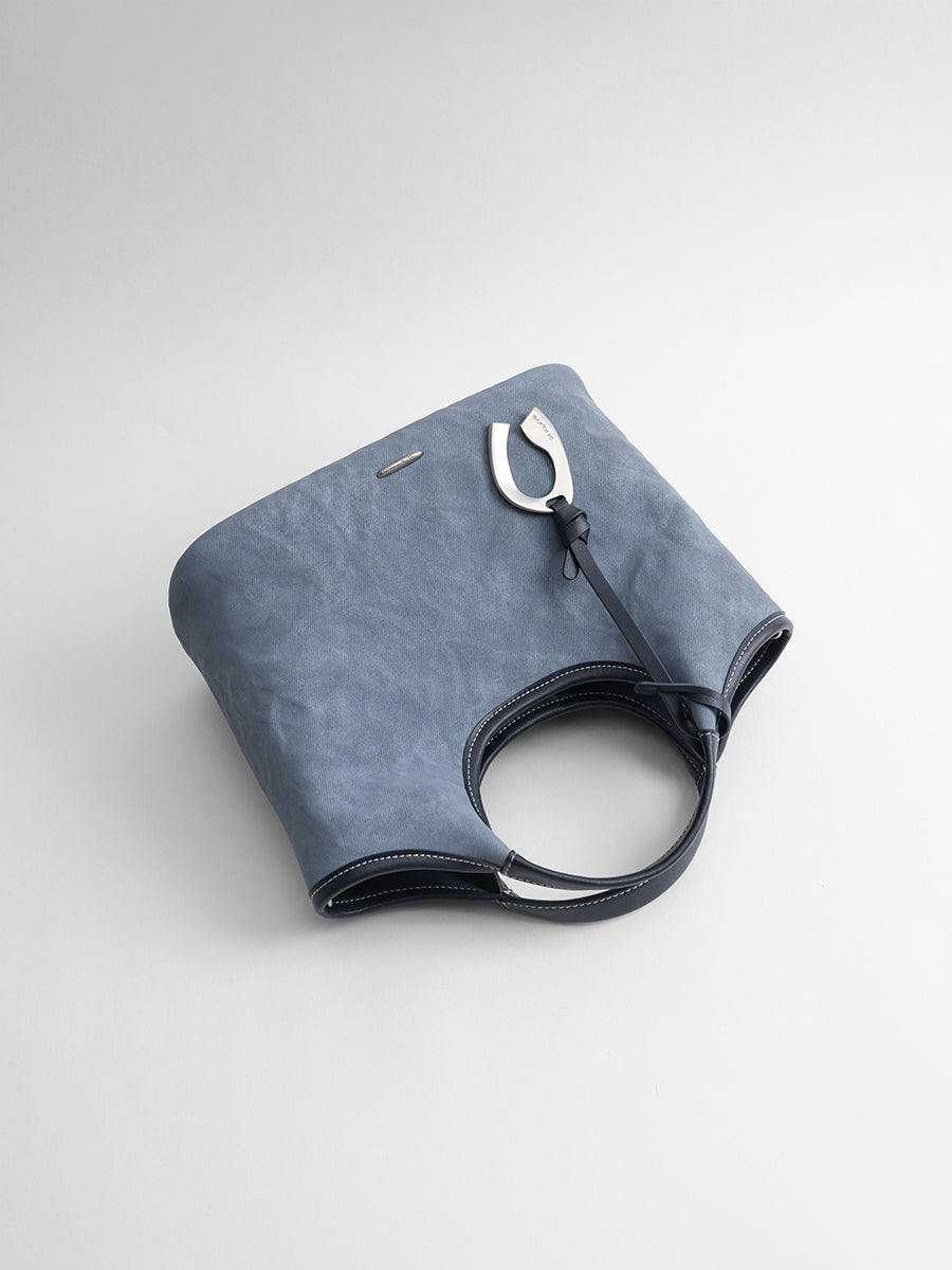 New lightweight luxury bucket bag