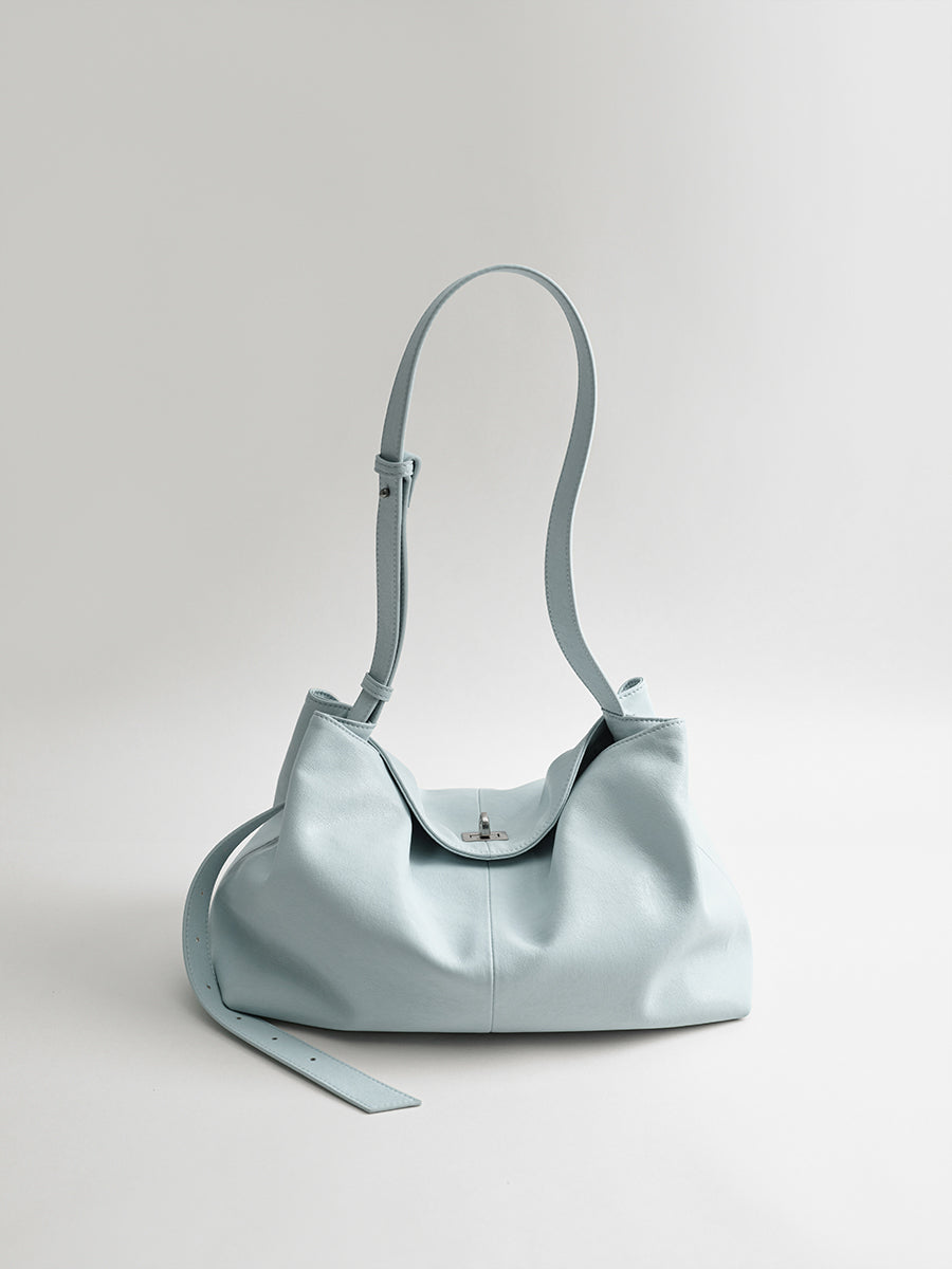 Large-capacity commuter tote bag