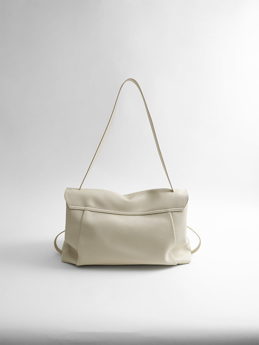 Large-capacity commuter hobo bag