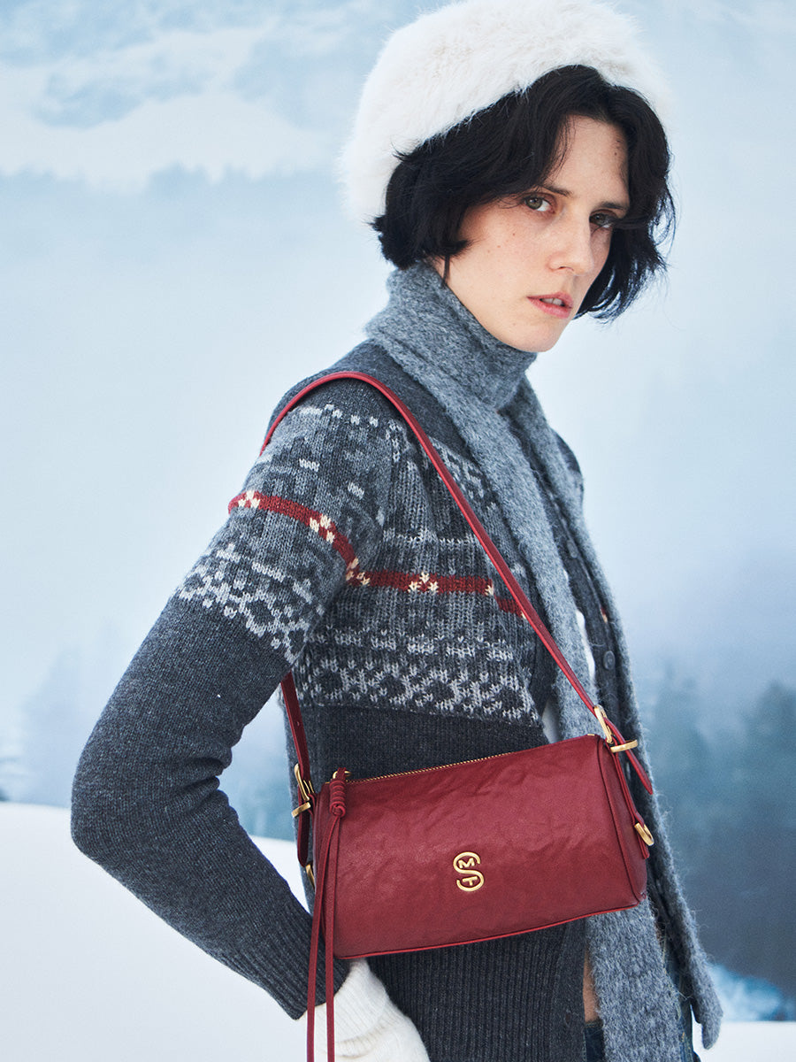 Simple and elegant pillow bag