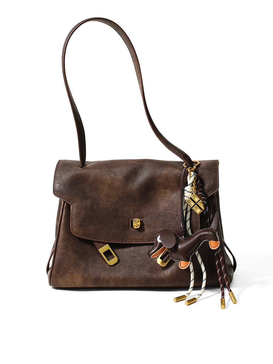 A new high-end commuter tote bag