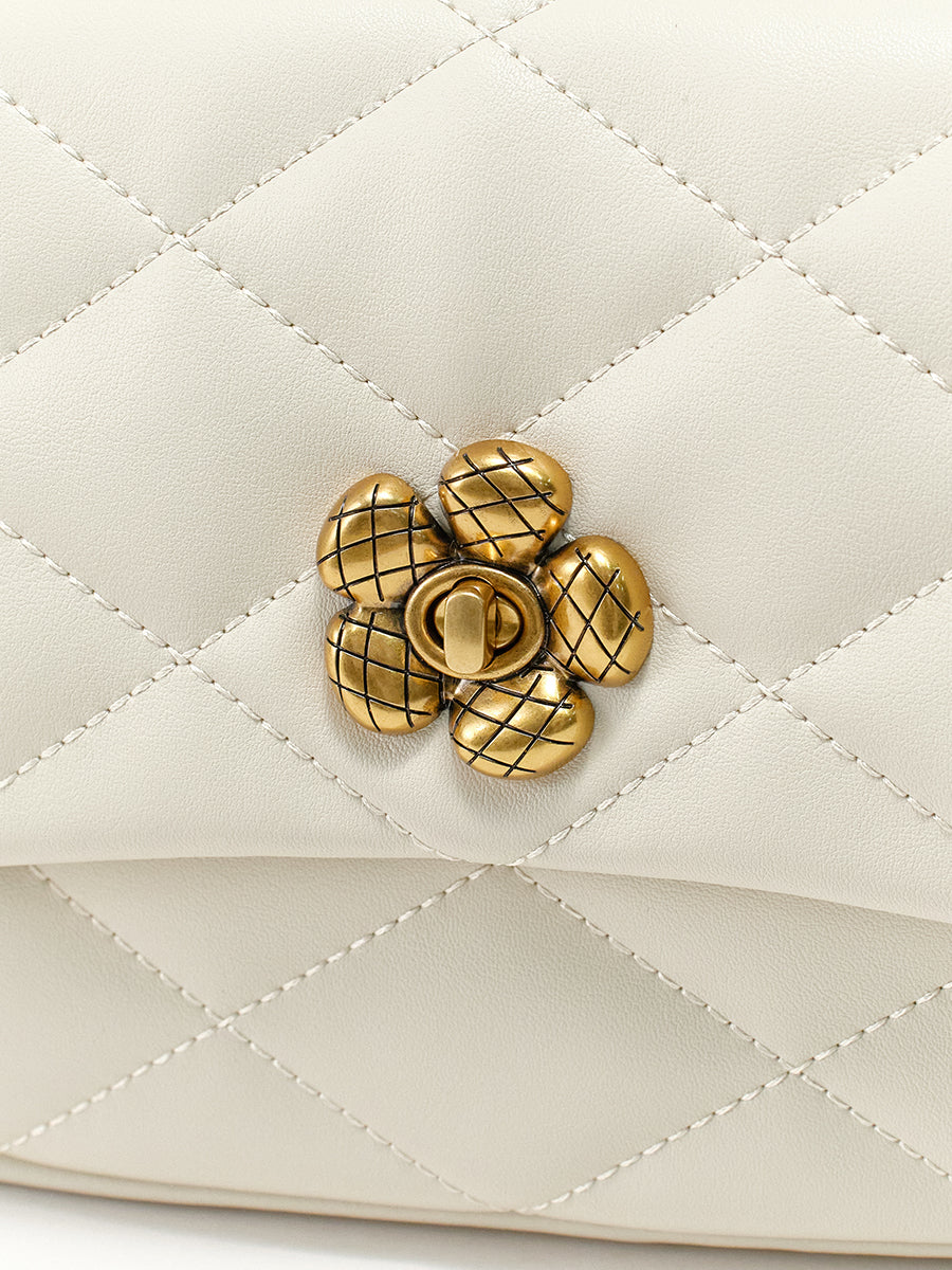 Exquisite and Light Luxury Hand bag