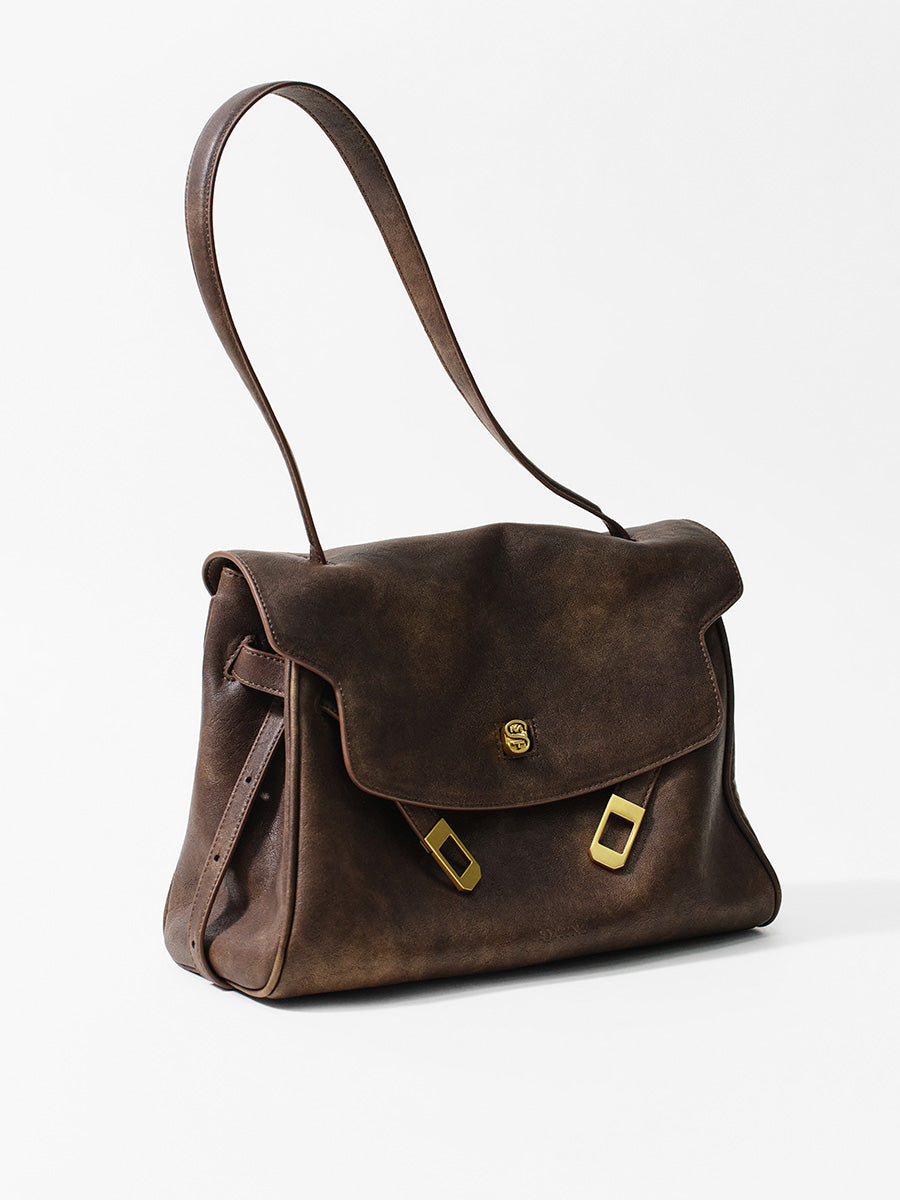 A new high-end commuter tote bag