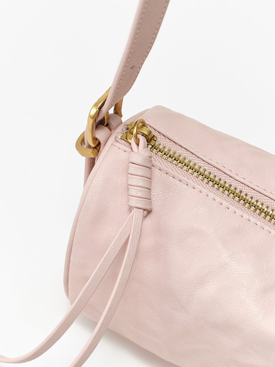 Sophisticated and Versatile Bucket Bag