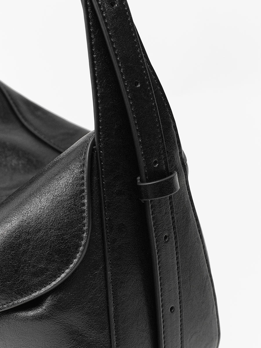 Classic flap tote bag