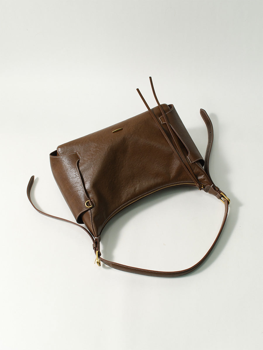 Elegant and generous hobo bags