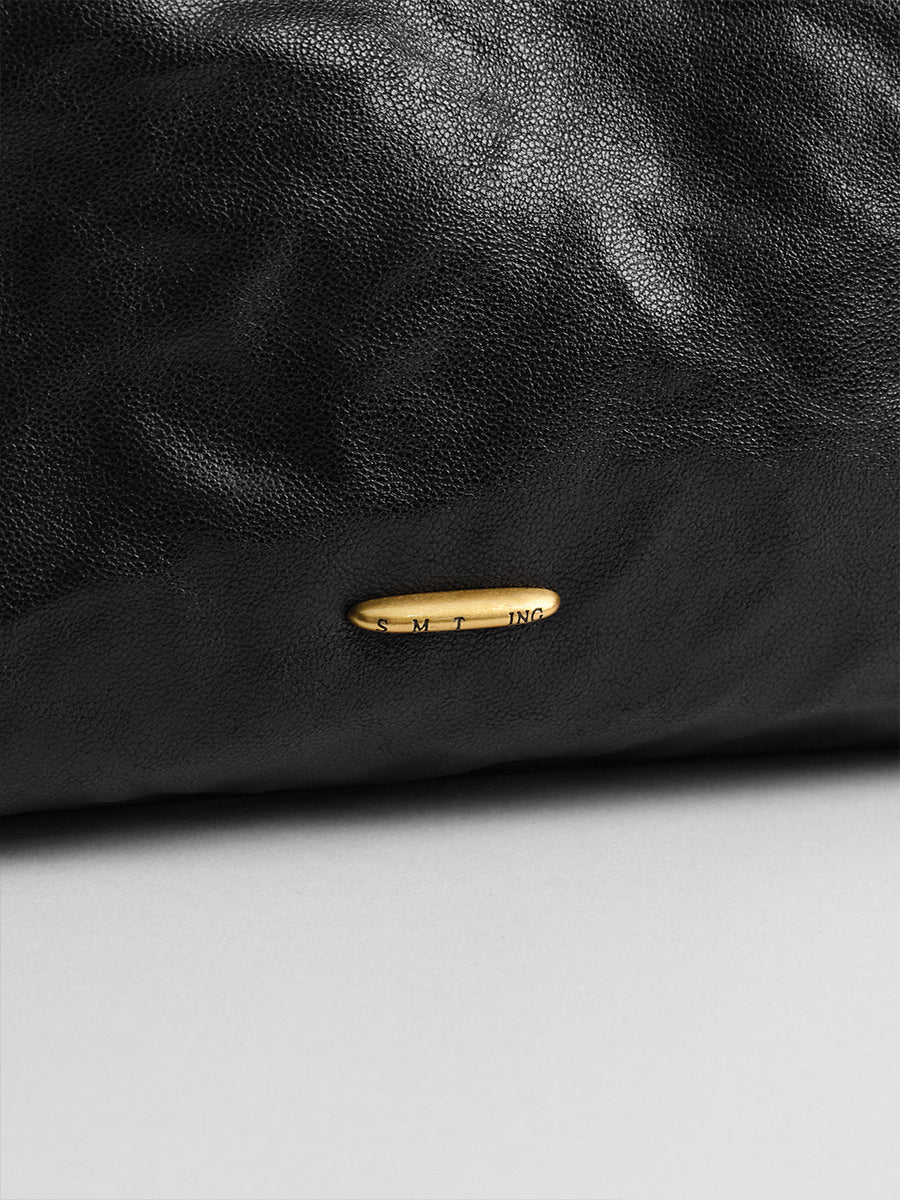 Sartorial tote bag with a niche design