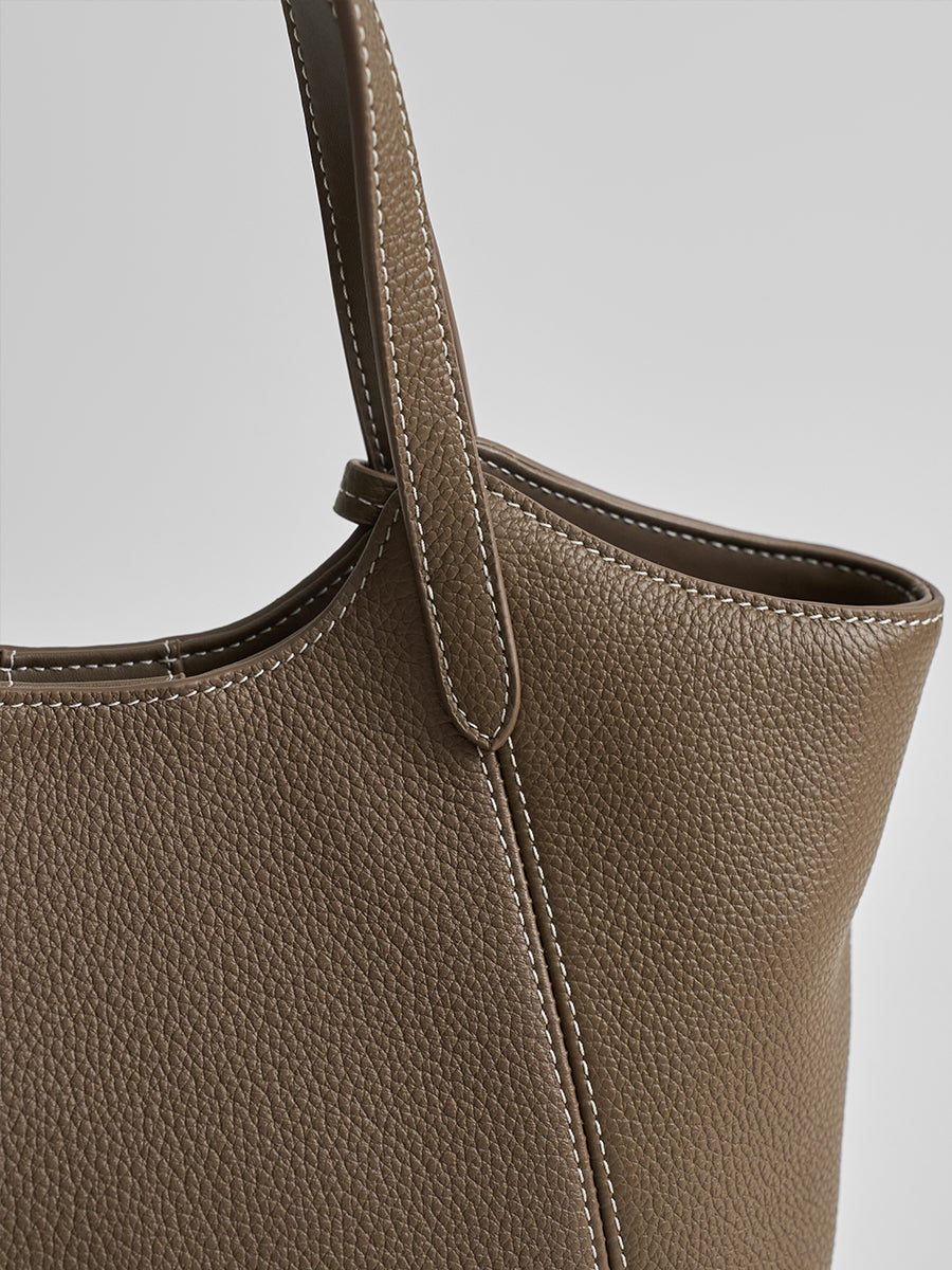 First-layer cowhide tote bag