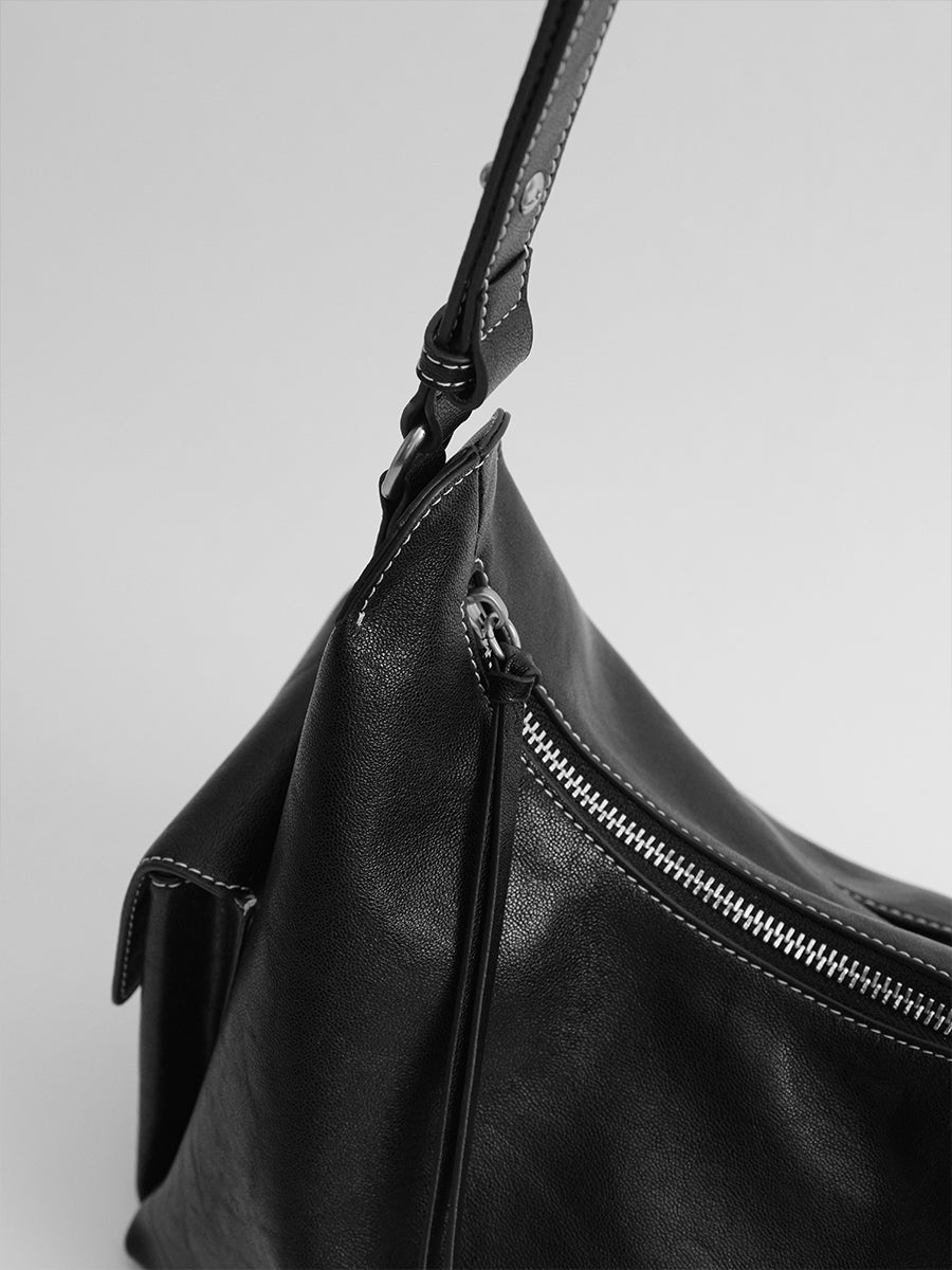 Relaxed single-shoulder hobo bag