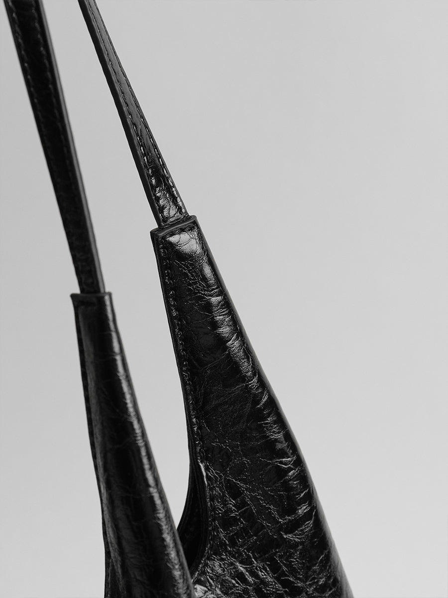 Cracked leather tote bag